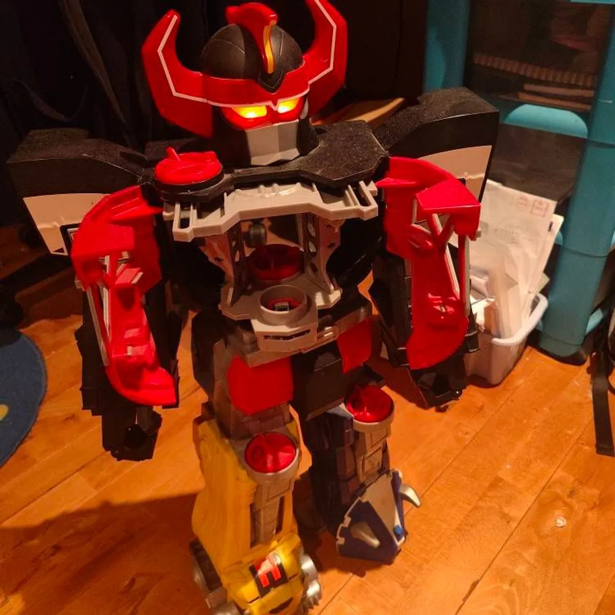 Power Rangers megazord toy - Image 2