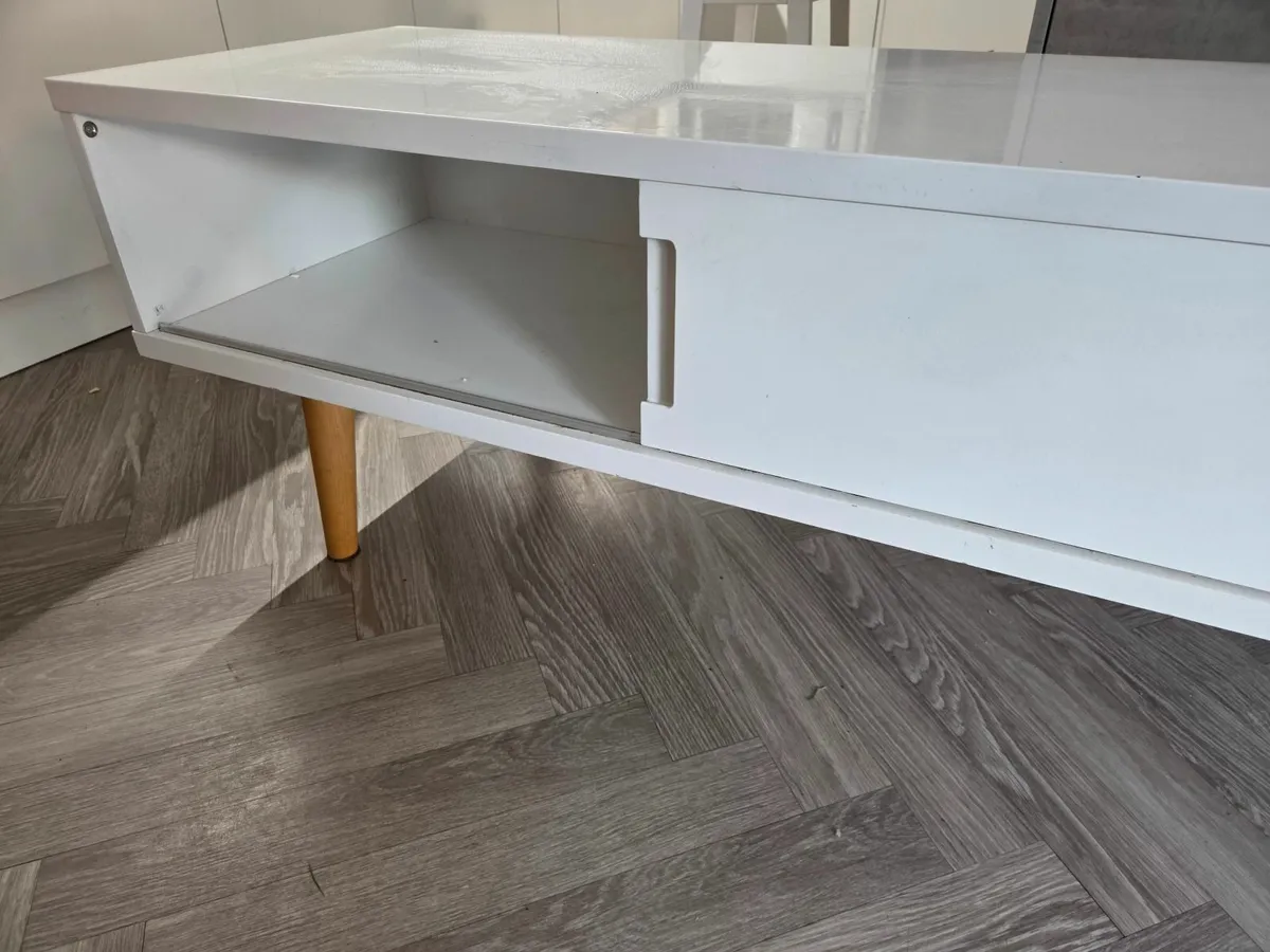 WHITE Tv media unit - Image 1