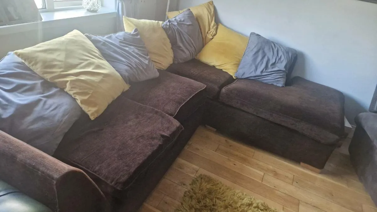 Corner sofa - Image 1
