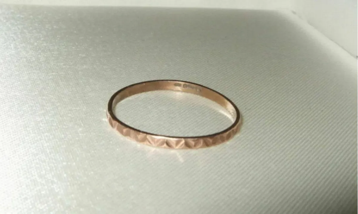 Vintage 9ct Rose Gold Hallmarked Unisex Band - Image 2