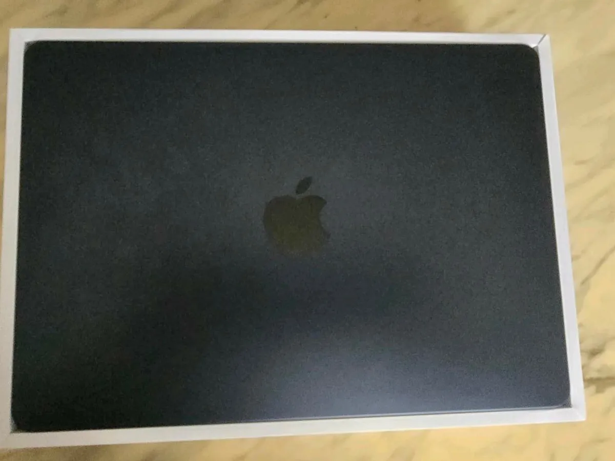 Apple Macbook M2 2025 - Image 2
