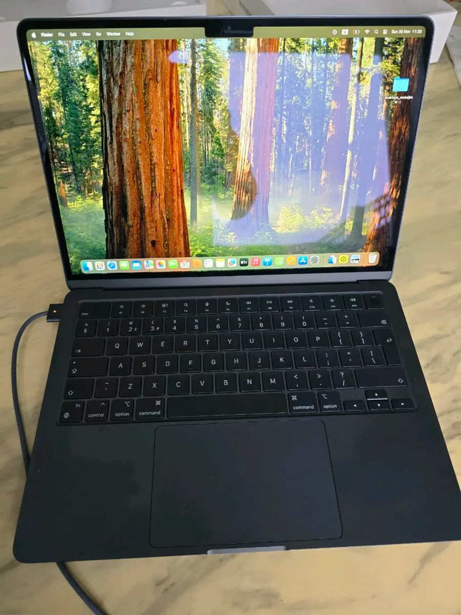 Apple Macbook M2 2025 - Image 3