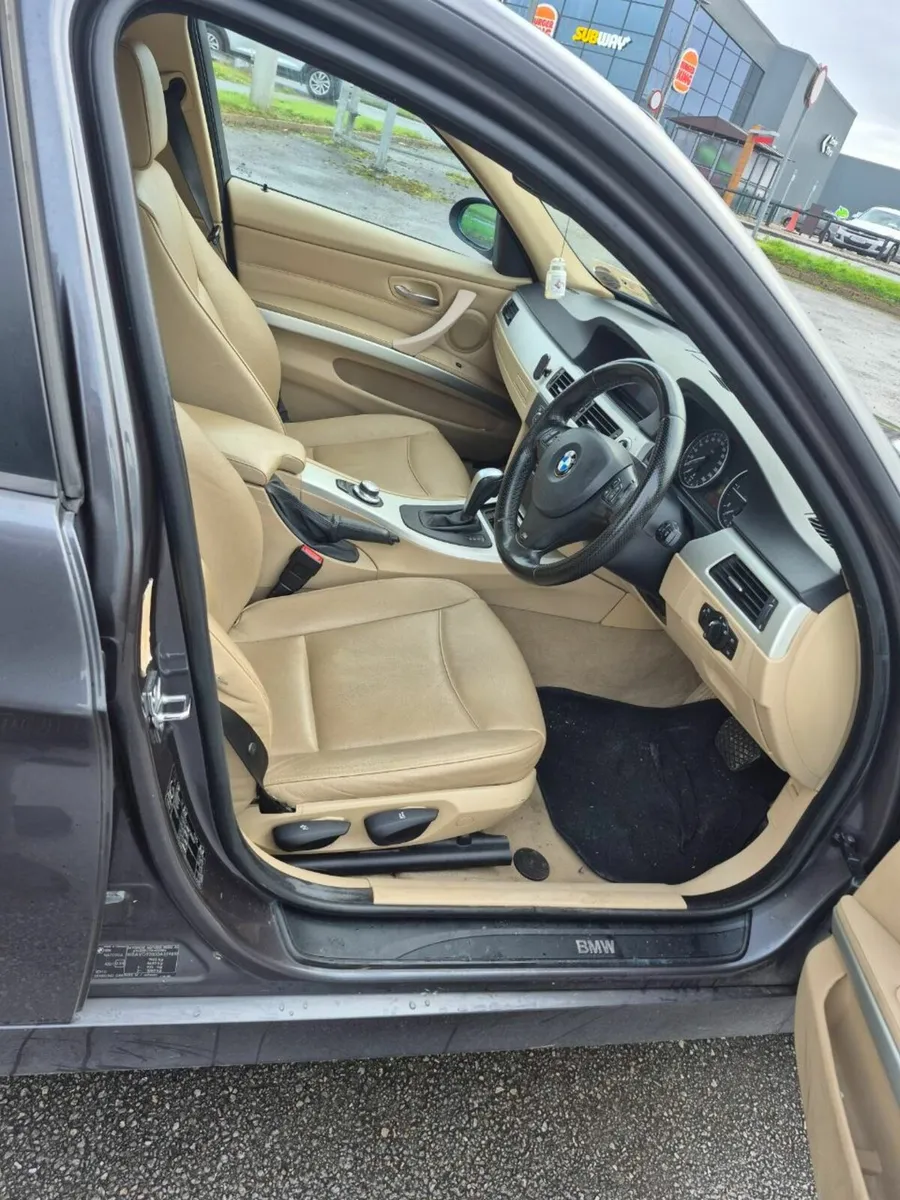 BMW 3-Series 2008 - Image 2