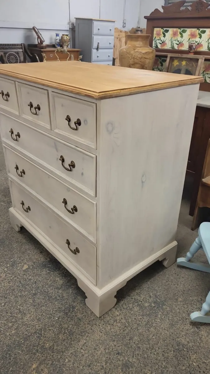Large vintage pine chest of drawers - Image 3