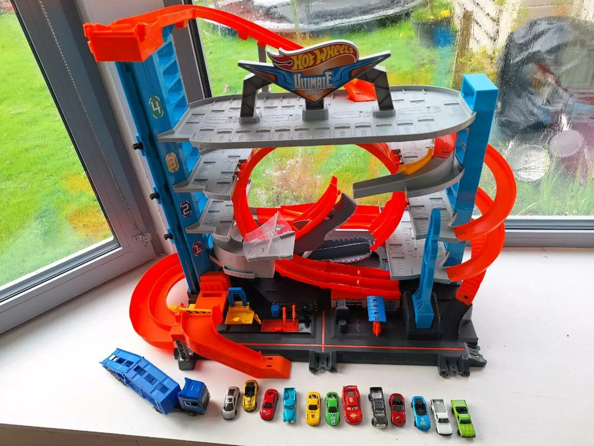 Hot Wheels ultimate garage - Image 1
