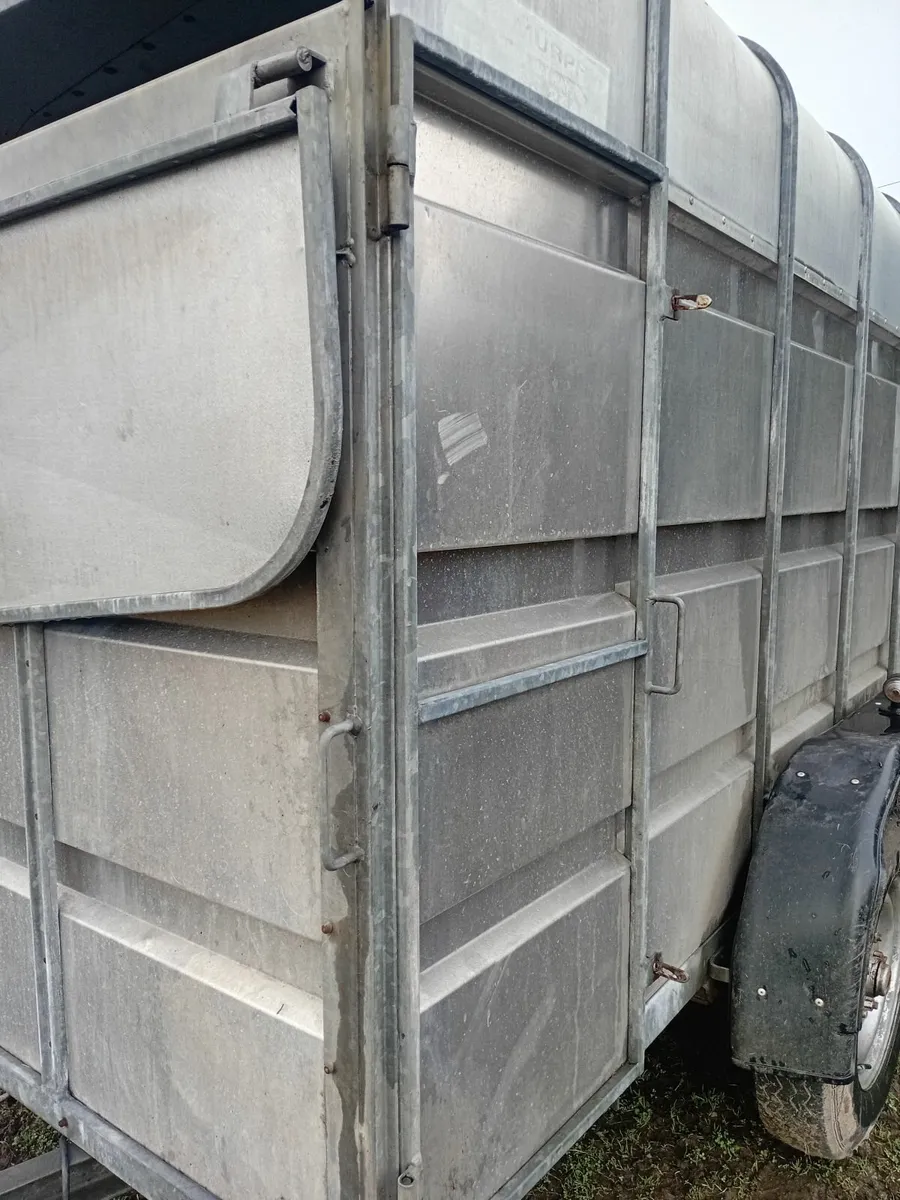 Cattle  trailer - Image 1