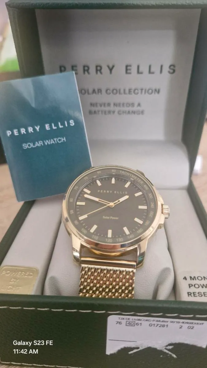 Perry Ellis solar collection - Image 3