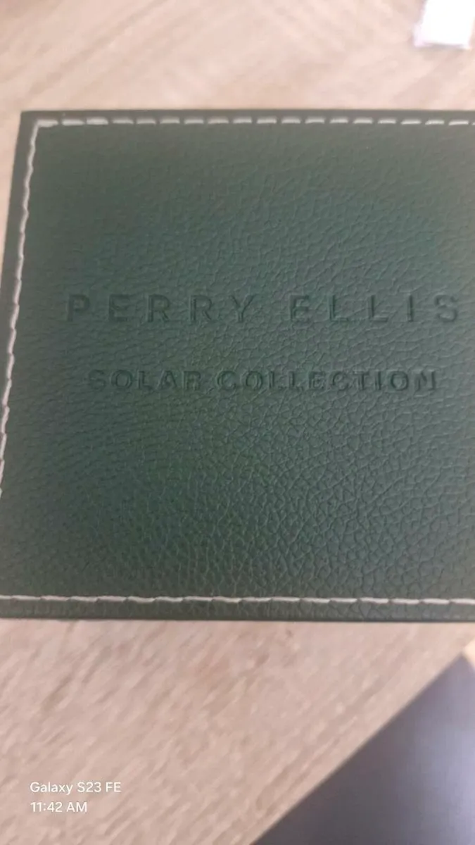 Perry Ellis solar collection - Image 4