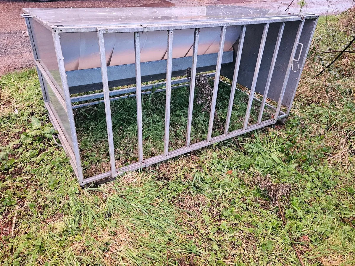 Lamb creep feeder - Image 1