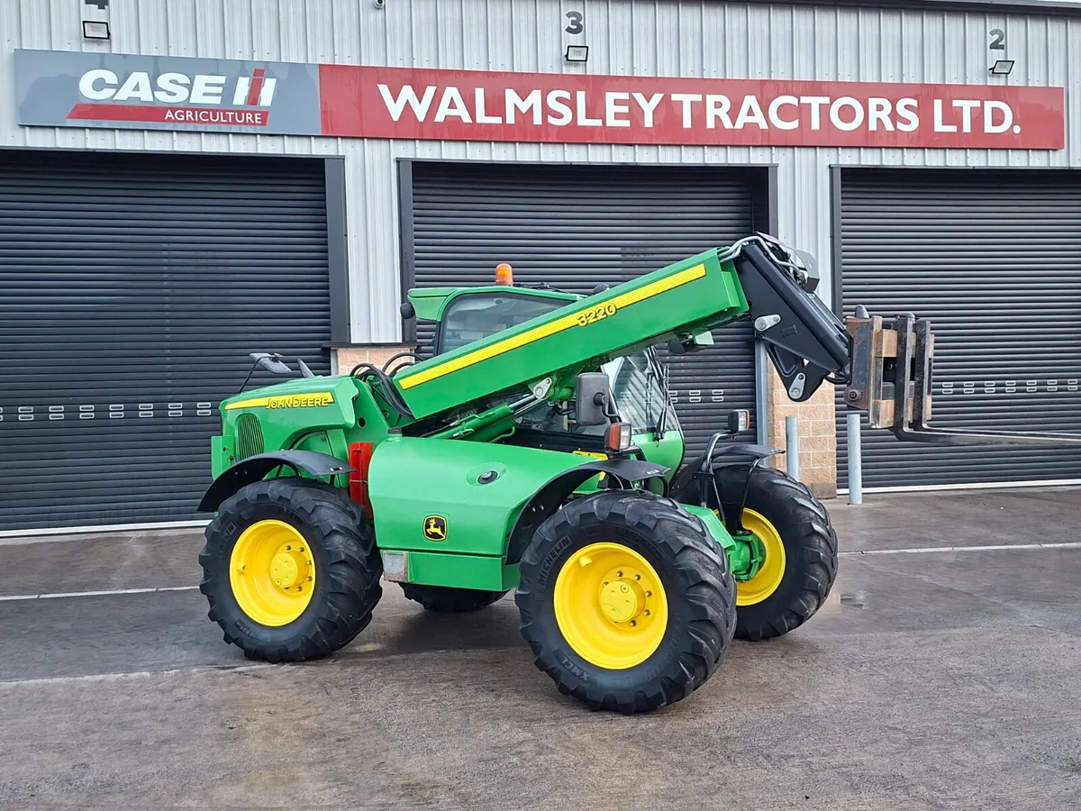 JOHN DEERE 3220 (5100 HOURS) - Image 1