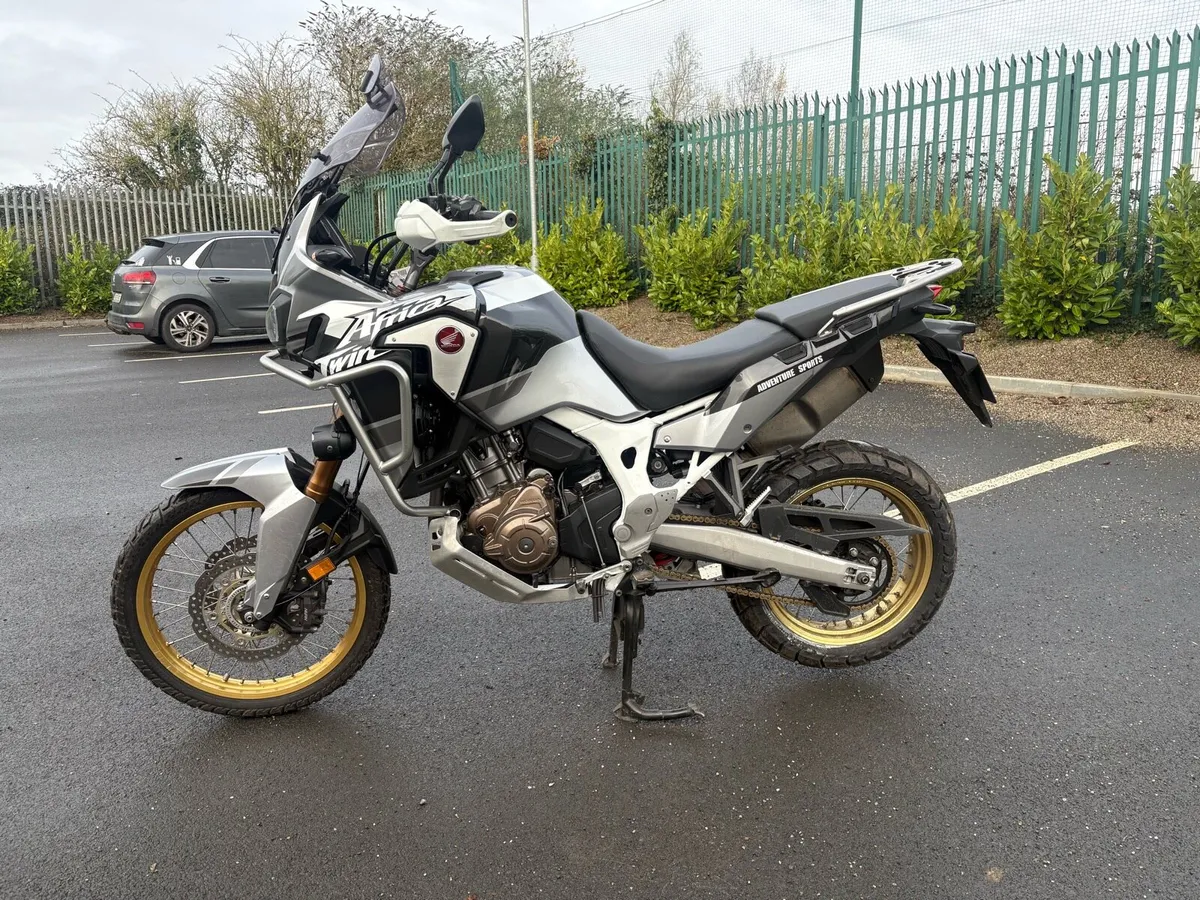 Honda crf  1000 Africa twin 2019 - Image 3