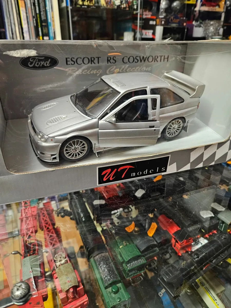 Corgi UT Ford Escort Cosworth 1.18 - Image 3