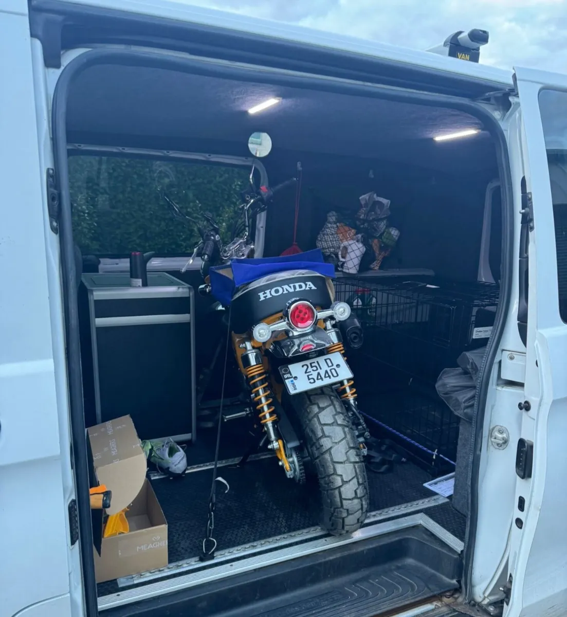 Mercedes Vito Day Van up to 6 seats *low mileage - Image 3