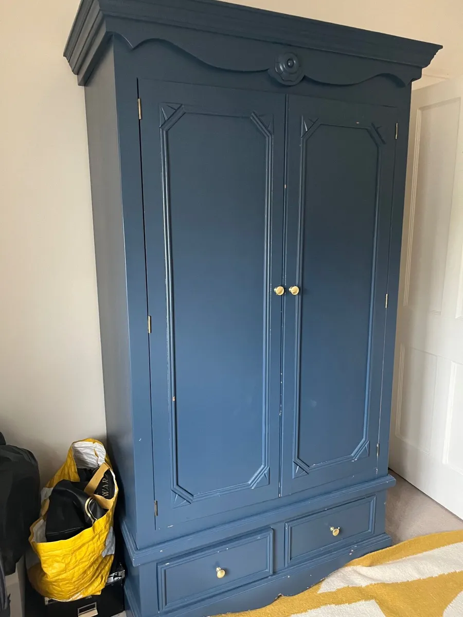 Solid wood wardrobe - Image 1