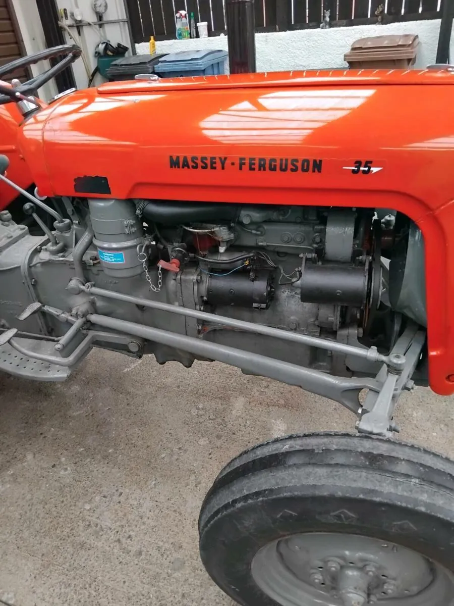 Vintage tractors. - Image 4