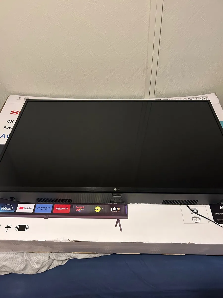 38” LG Smart TV LED - Image 4