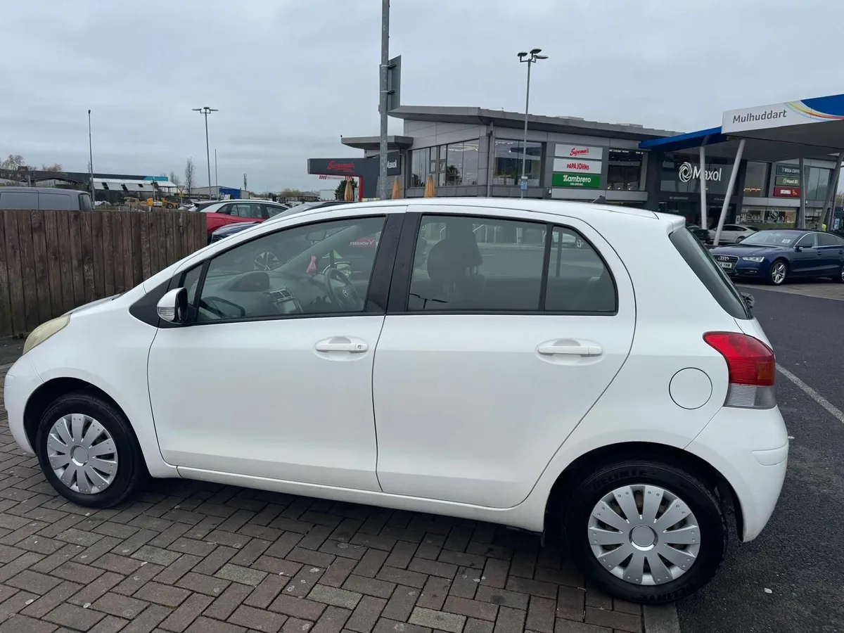 Toyota Vitz 2010 - Image 2