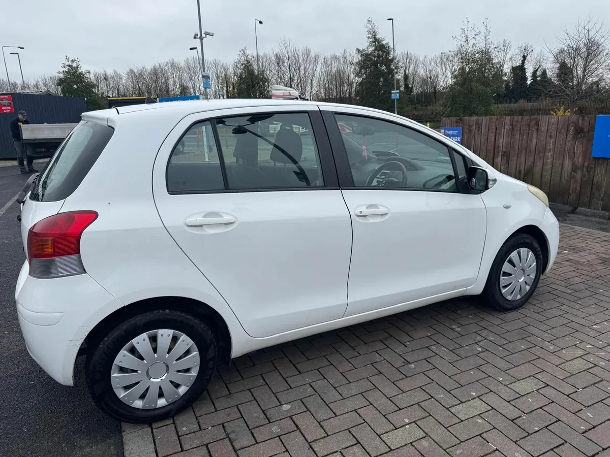 Toyota Vitz 2010 - Image 4