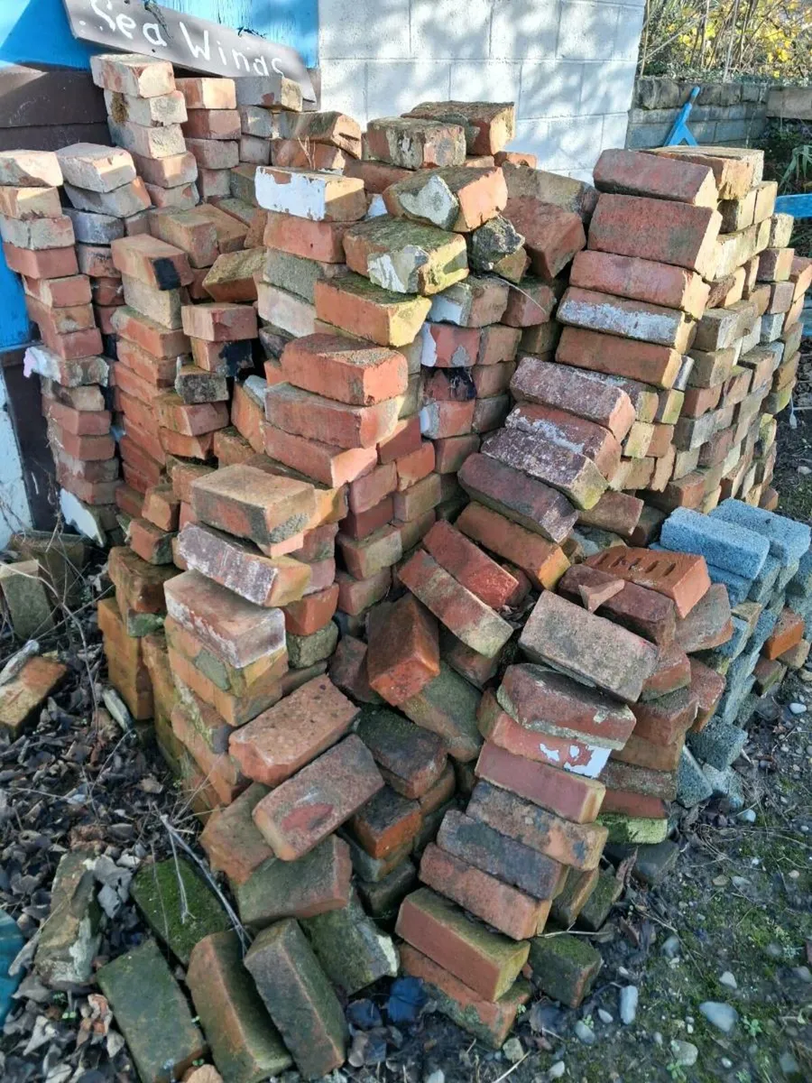 Reclaimed red bricks, over 1,000