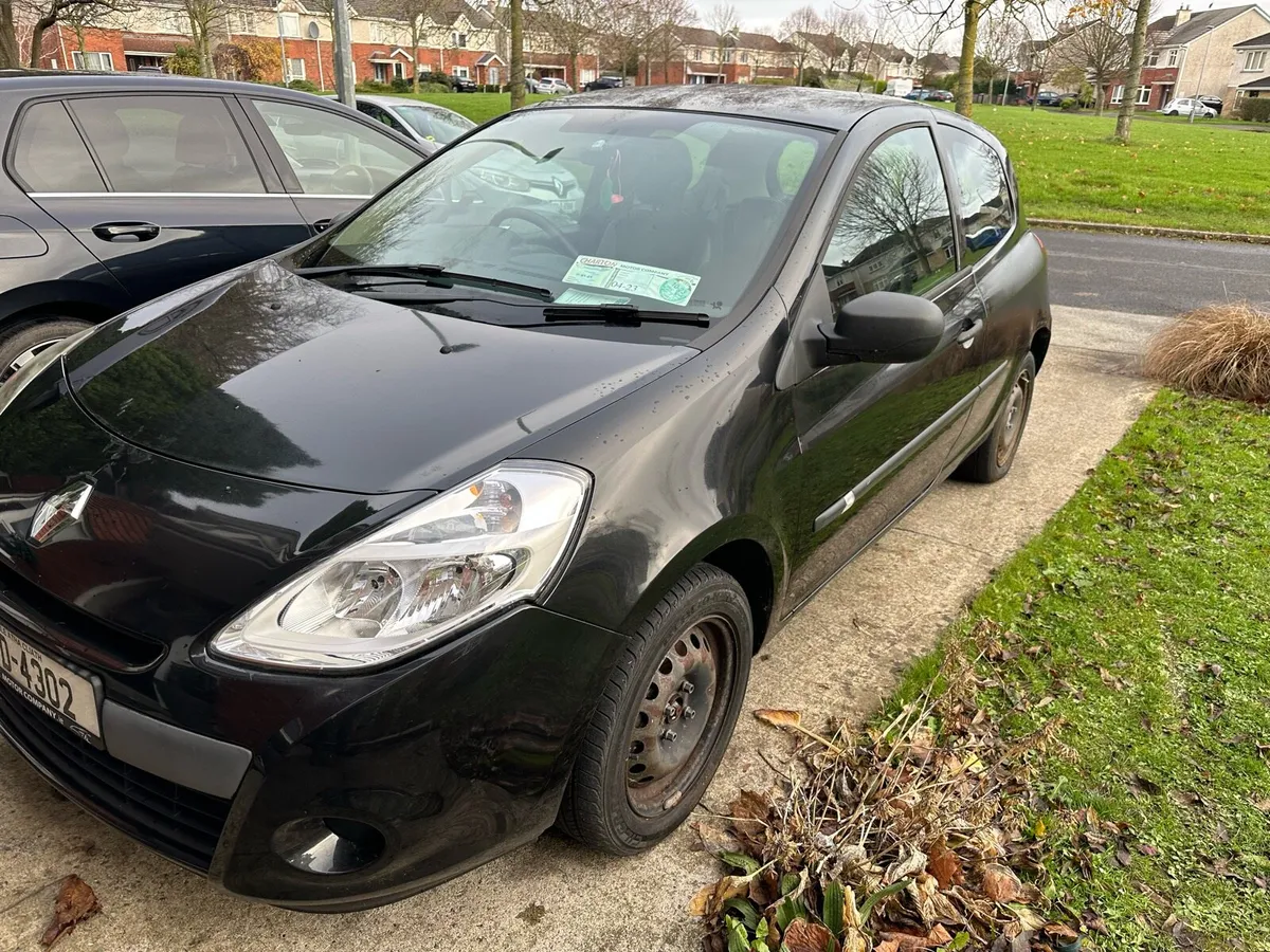 2012 Renault Clio 3 door no nct . - Image 3