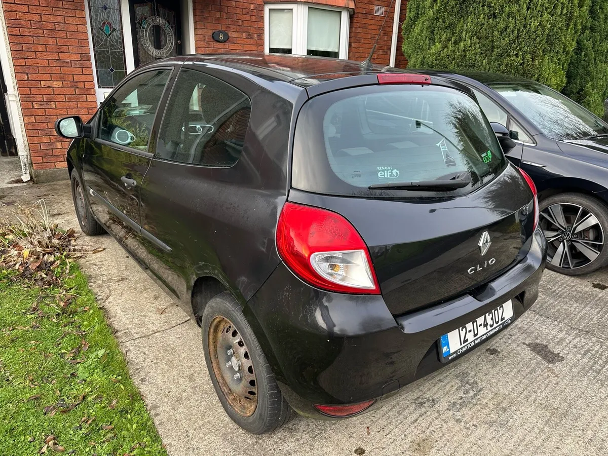 2012 Renault Clio 3 door no nct . - Image 4