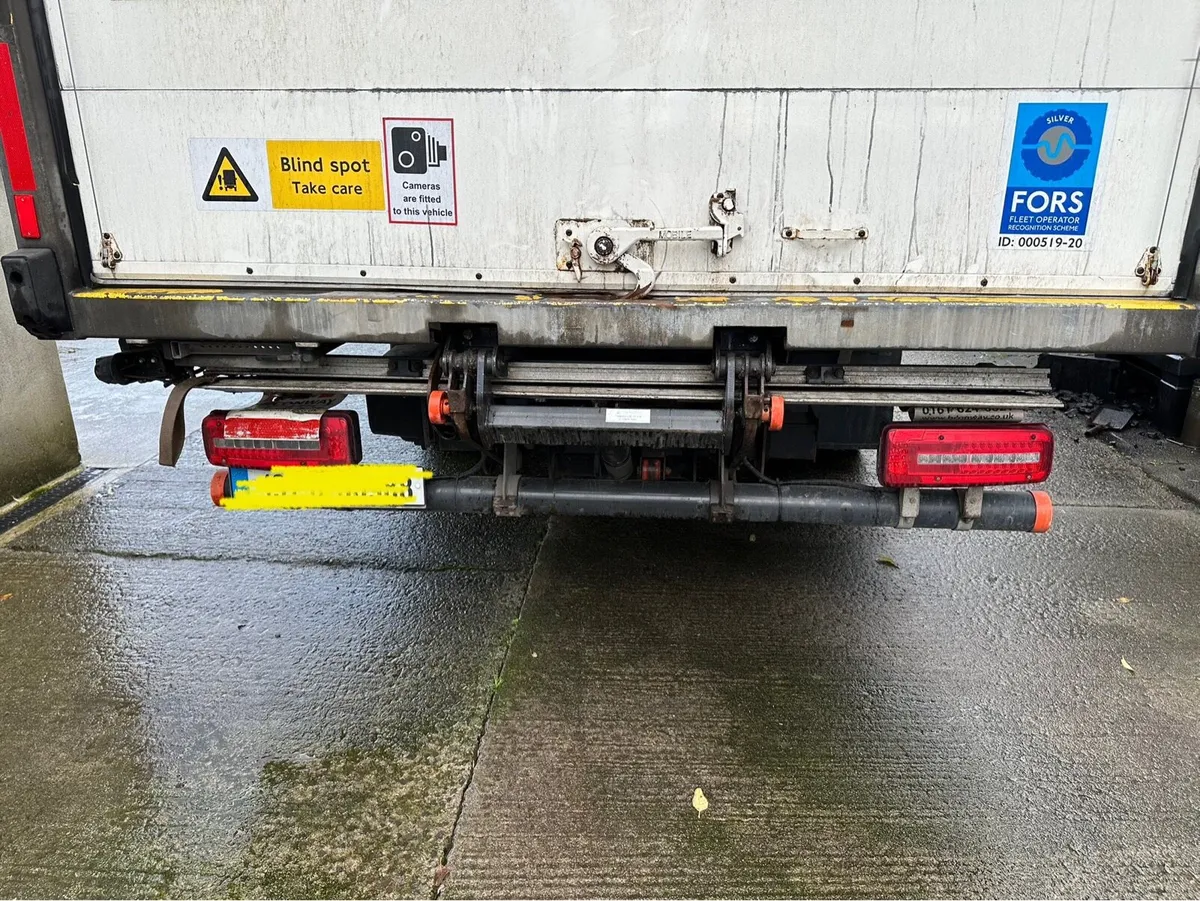 Dhollandia 1T tail lift - Image 1