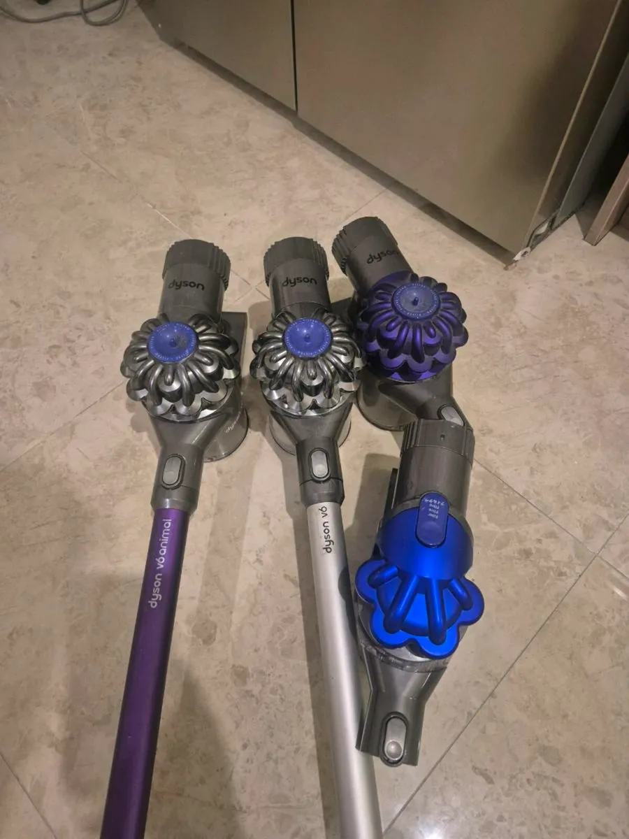 job lot of 4 Cordless Dyson Hoovers have no charge - Image 2
