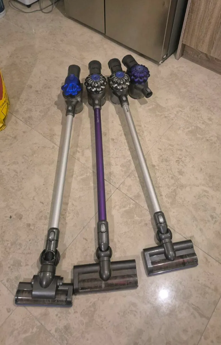 job lot of 4 Cordless Dyson Hoovers have no charge - Image 4