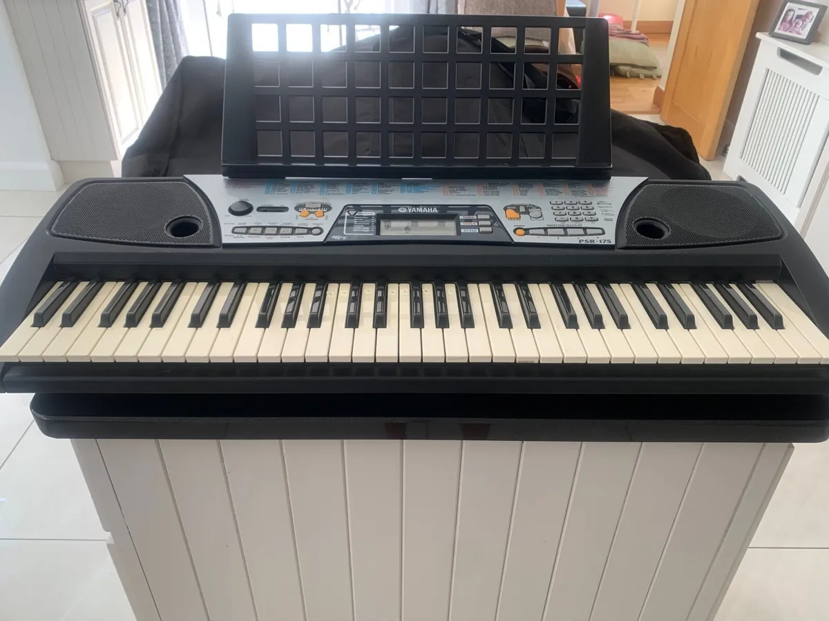 Yamaha keyboard - Image 1