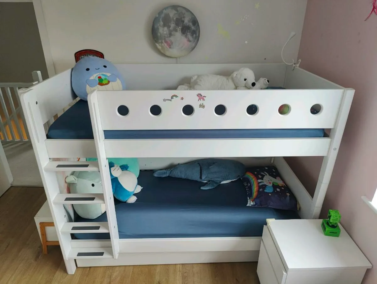 Triple Bunk bed - Image 1