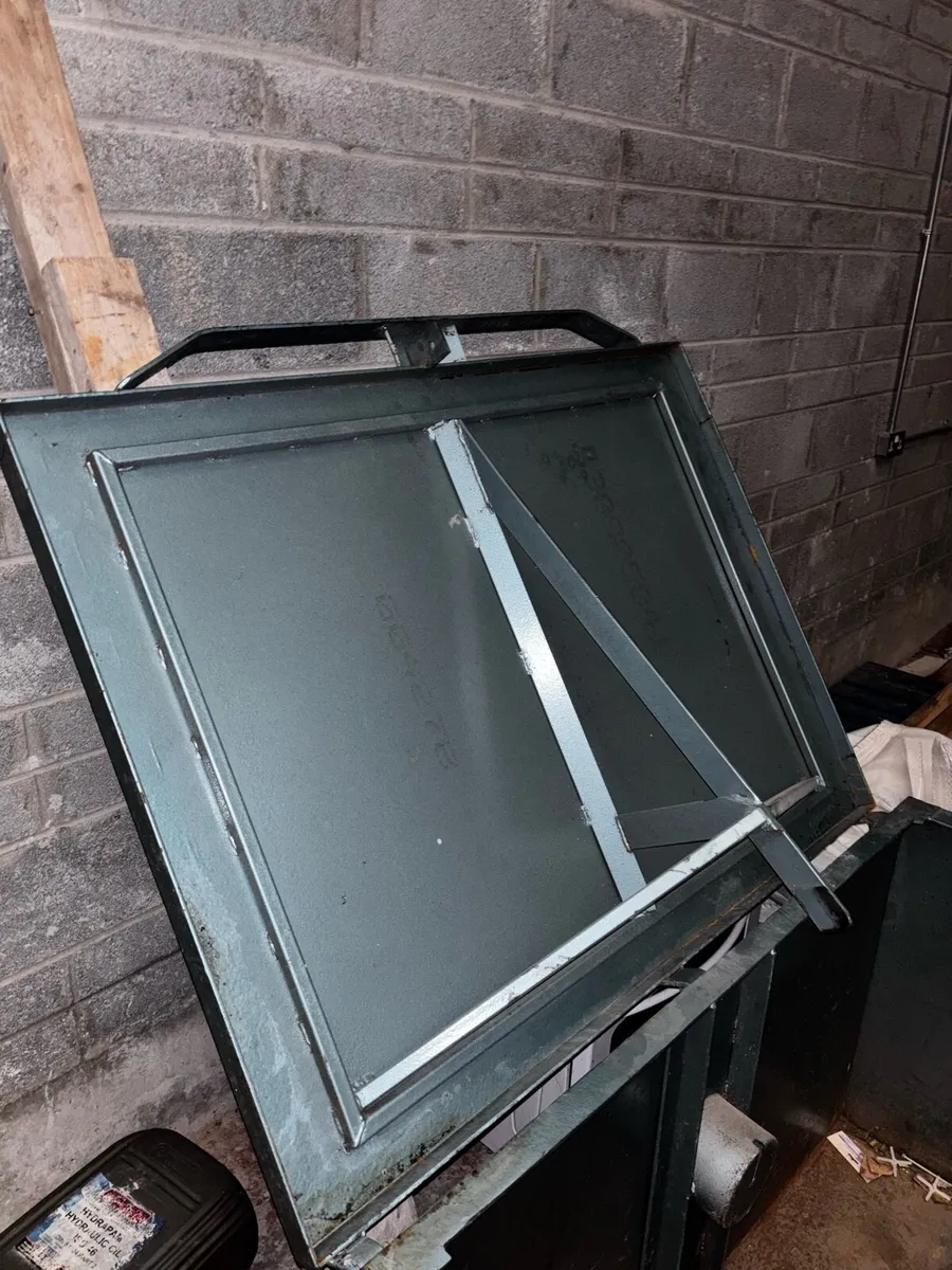 Heavy duty steel site toolbox - Image 3