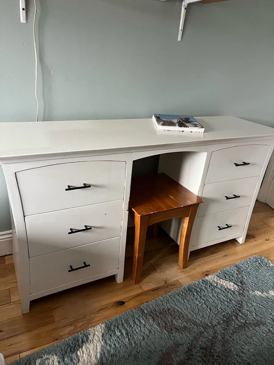 Bedroom dressing table