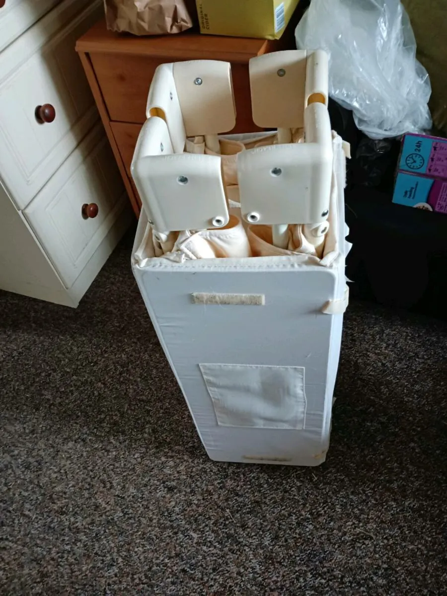 Travel cot - Image 2