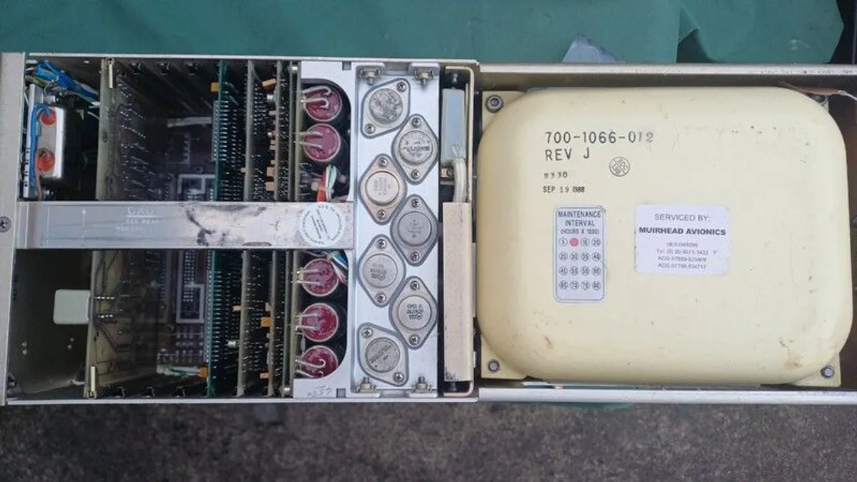 Coffee Table Black Box Flight Data recorder from a Cathay Pacific Boeing 747-400 - Image 3