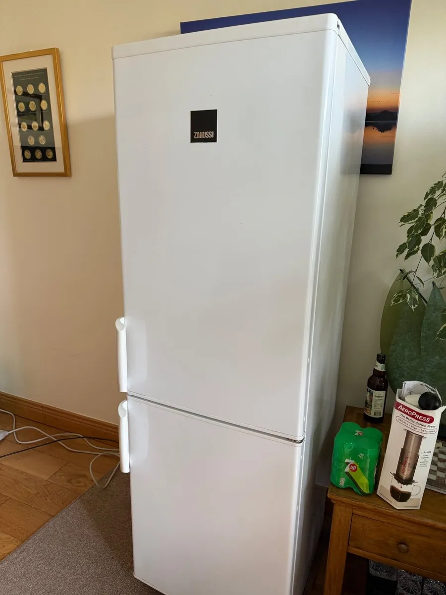 White Zanussi Fridge Freezer - Image 1