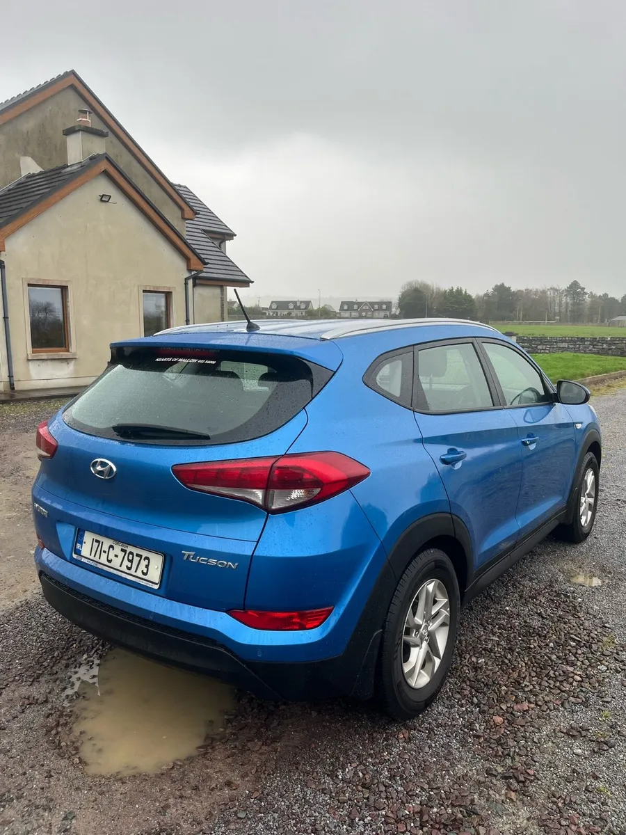 2017 Hyundia Tucson - Image 4