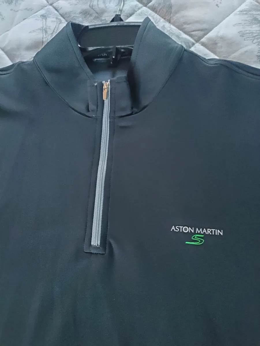 Aston Martin 1/4 zip sweater L - Image 1