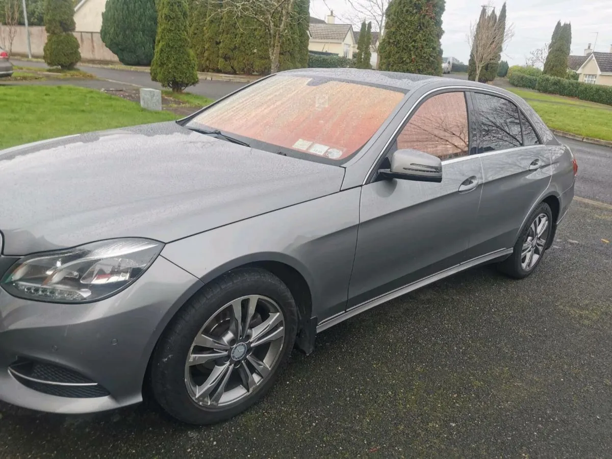 Mercedes E220 - Image 2