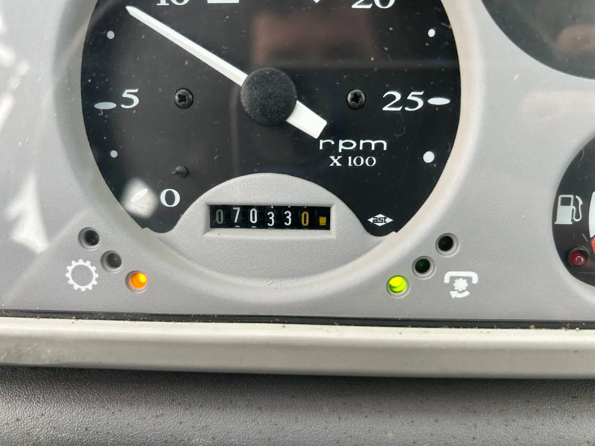 2005 Landini Vision 95 with Loader - Image 2