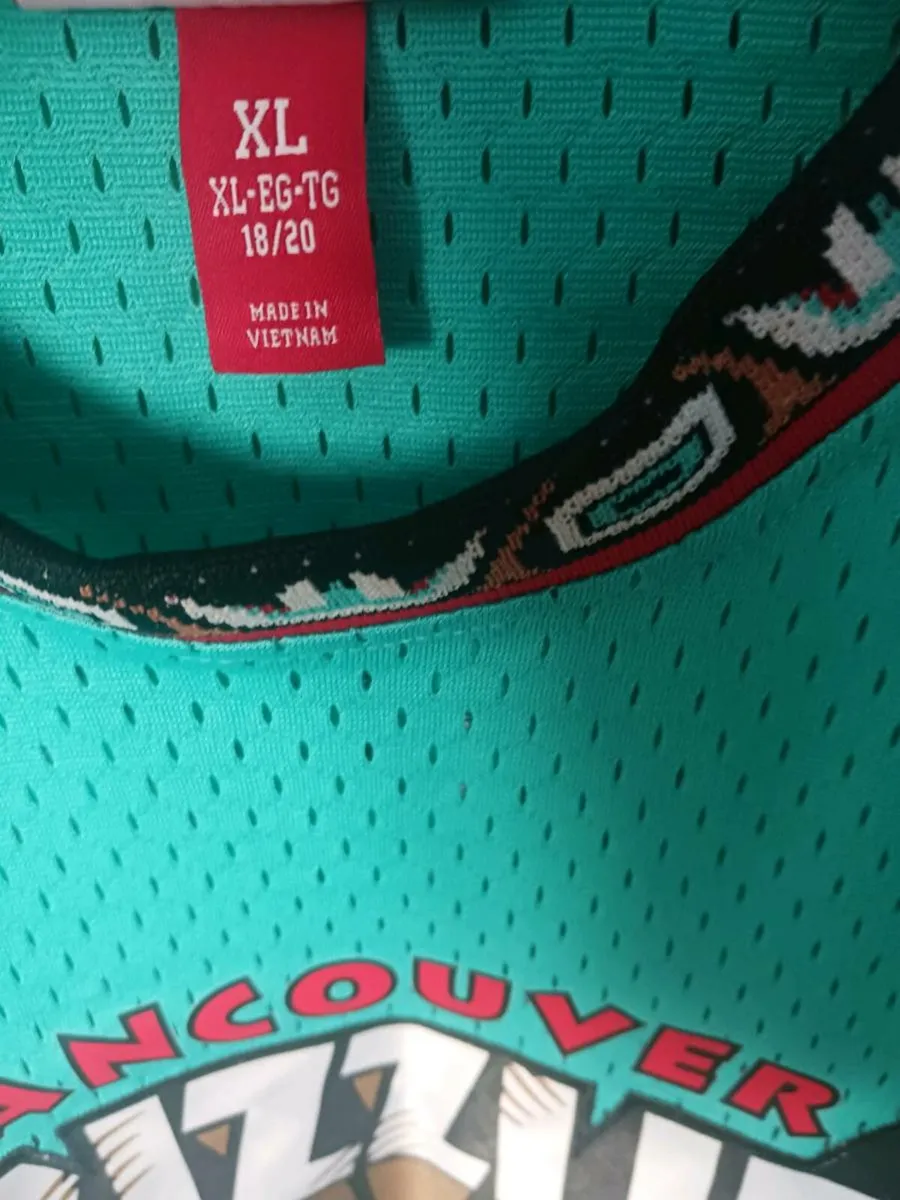 Vancouver Grizzlies Basketball jersey - Image 4