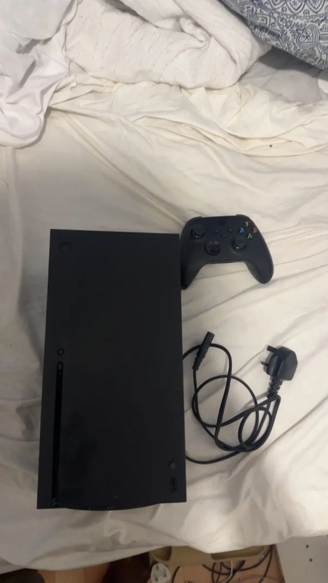 Xbox series x with controller