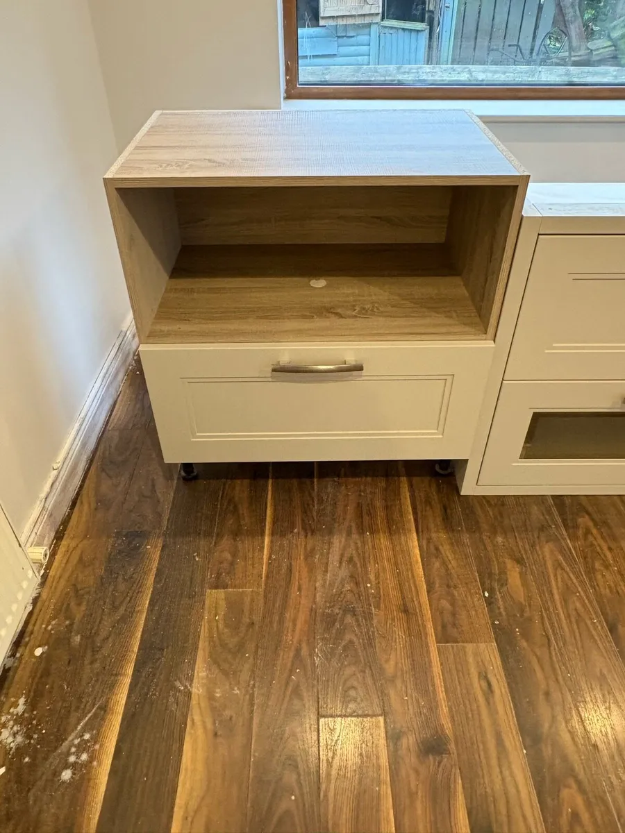 Ex display kitchen units - Image 3