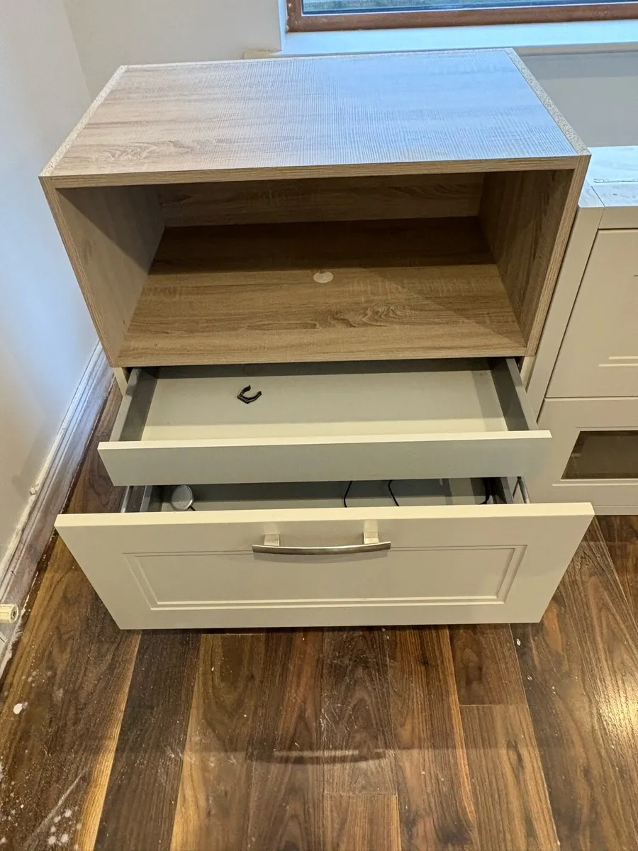 Ex display kitchen units - Image 4