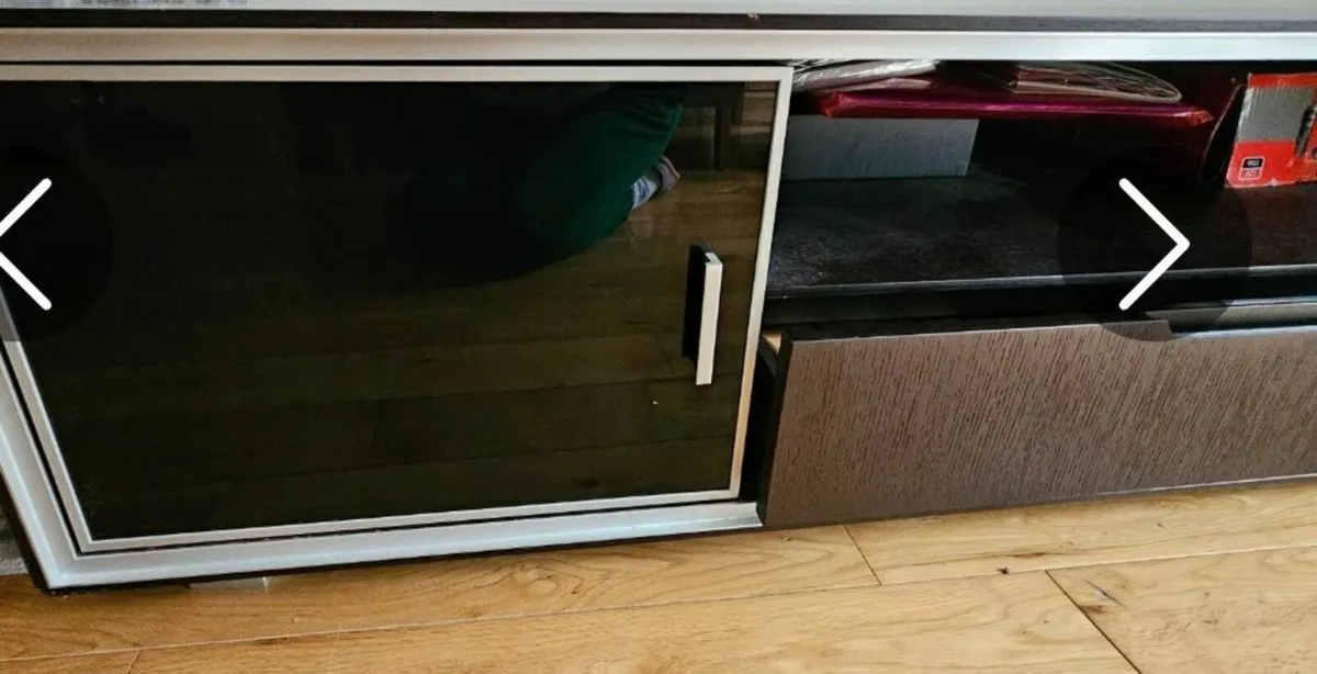 Solid wood TV stand - Image 4