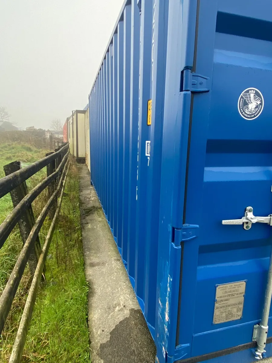 Shipping containers - Image 4