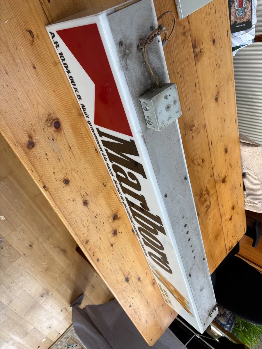 Vintage hanging Marlboro cigarettes light up sign - Image 4