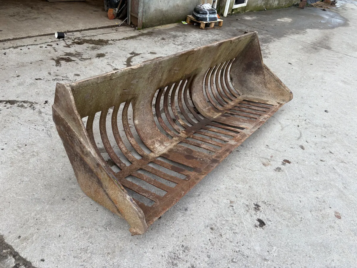 Manitou bucket - Image 1