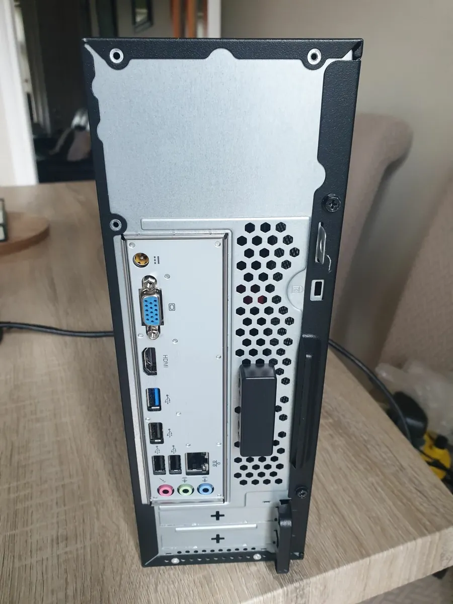 Computer Desktop - Image 4