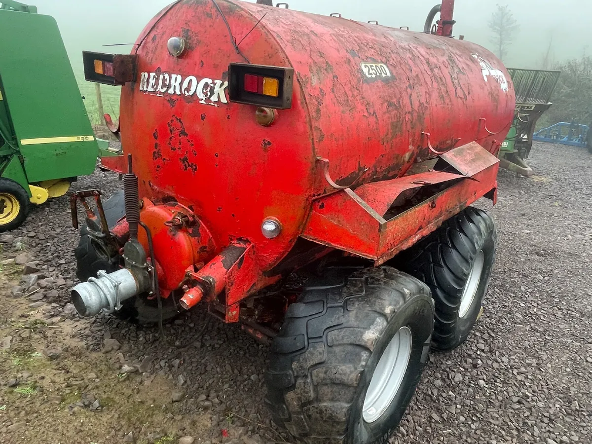 Redrock 2500 gallon tanker - Image 2