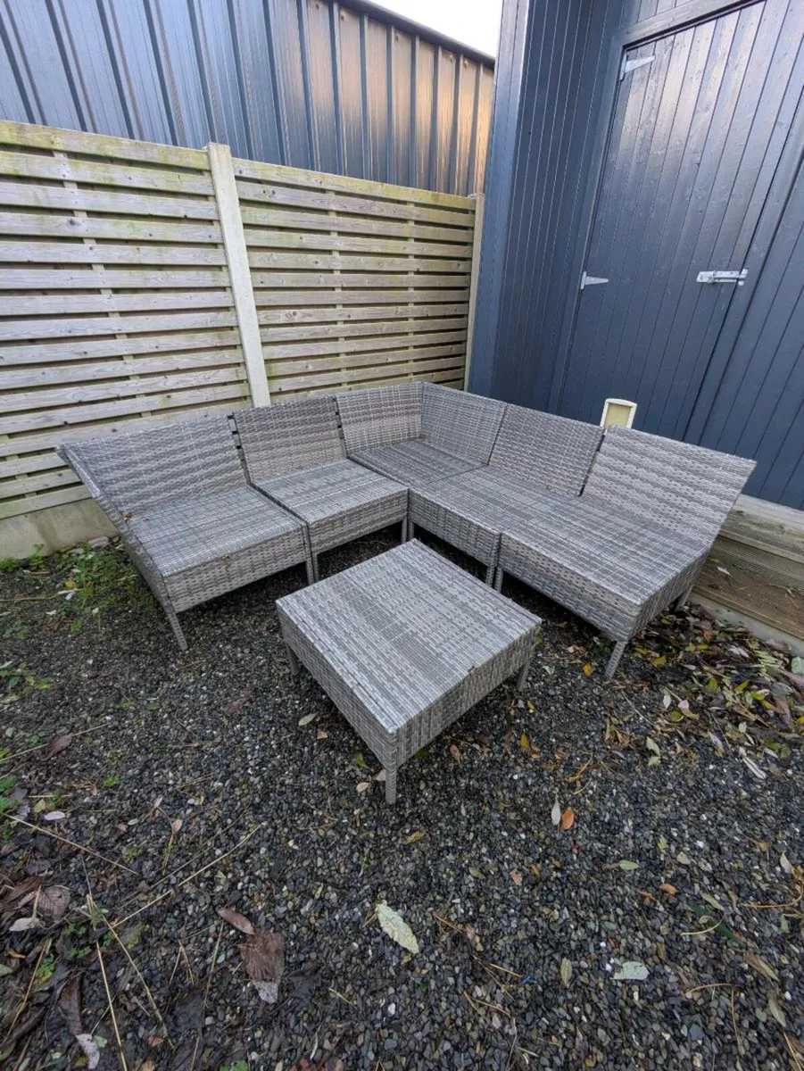 Rattan garden furniture 6 piece - Image 2